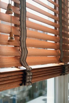 Στερεό ξύλινο παράθυρο Drapes, ενετικοί τυφλοί γραφείων μπαμπού απόδειξης σκόνης