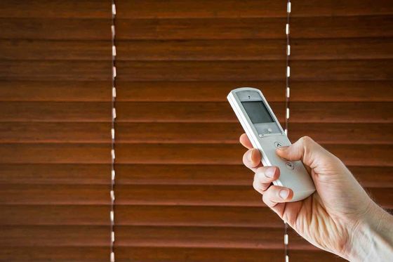 Στερεό ξύλινο παράθυρο Drapes, ενετικοί τυφλοί γραφείων μπαμπού απόδειξης σκόνης