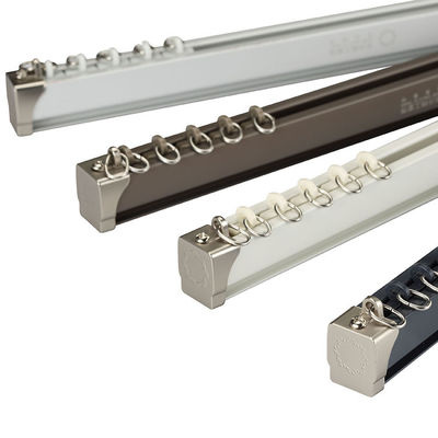 Το ανώτατο όριο τοποθετεί την αυτόματη σιωπηλή διαδρομή κουρτινών για τις κουρτίνες παραθύρων