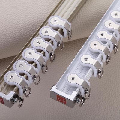 Διαδρομή κουρτινών αλουμινίου Bendable, κυρτή ράγα κουρτινών για το παράθυρο κόλπων