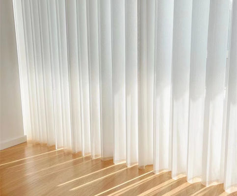 Σύγχρονοι κάθετοι τυφλοί PVC ύφους άσπροι για τα παράθυρα αναπνεύσιμα